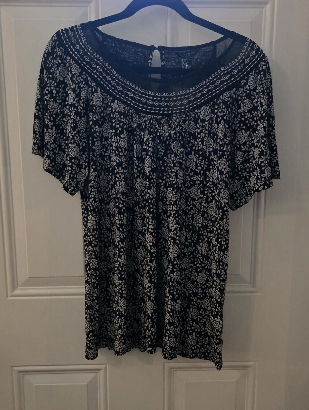 Lucky Brand Black Floral Short Sleeve Tunic Top